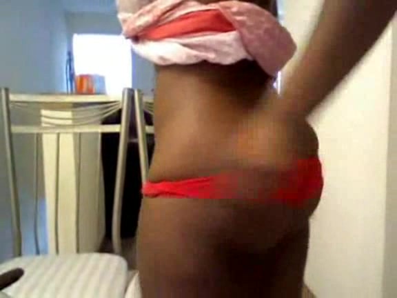 Big ass Ebony proves that she's the best dancer in the internet