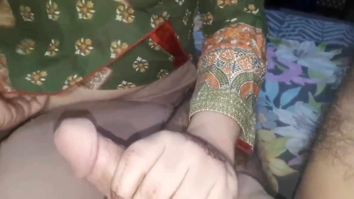 Desi Sex With Indian Cowgirl With Anal Fucking Desi Stepmom Sex And Stepson Video Upload By Redqueenrq - Most Beautiful