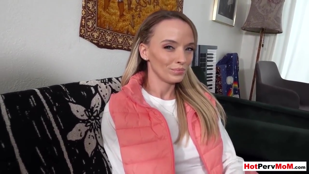 Careful Milf Stepmother Teaching Her Inexperienced Stepson With Pristine Edge