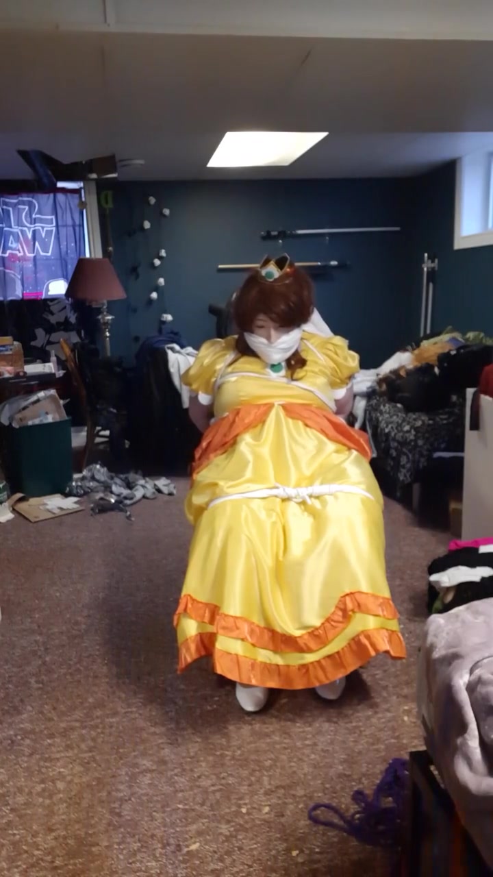 Princess Daisy In A Bind