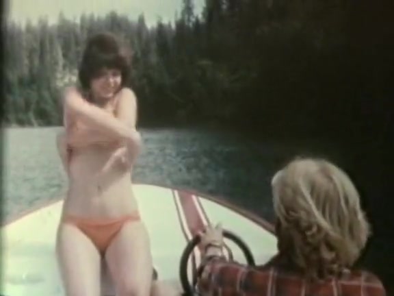 Desiree Cousteau in vintage sex clip