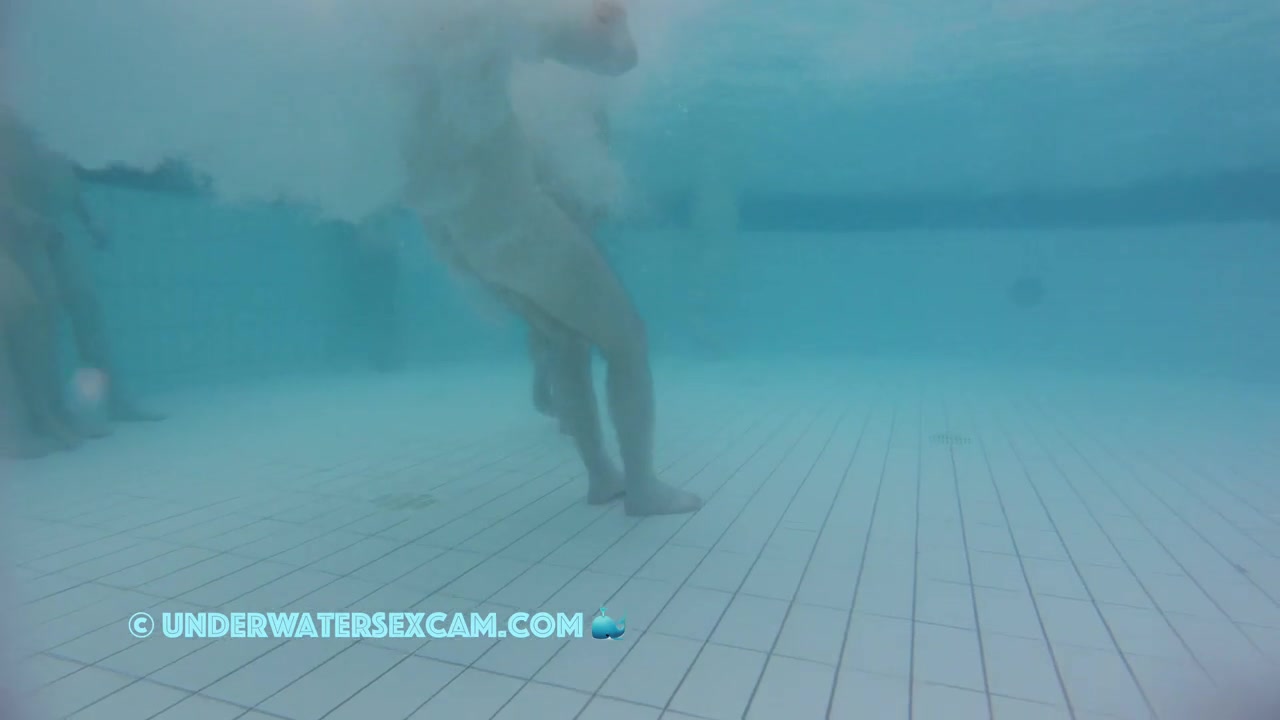 She Is Hot And Horny And Wants To Get Fucked In A Sauna Pool