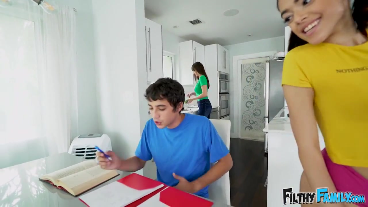 Lexi Luna And Harmony Wonder - 3some With Step Sister And Step Mom