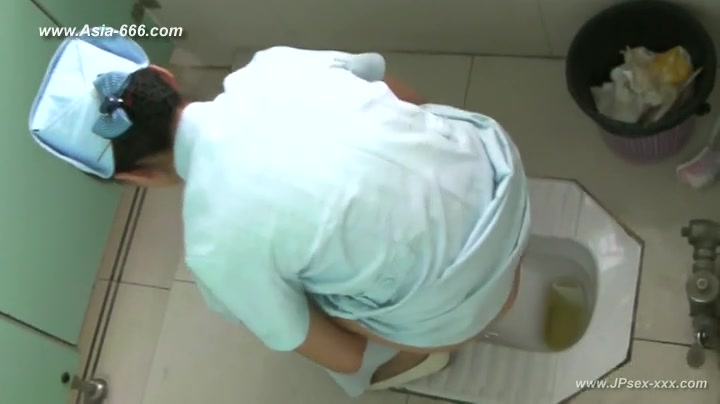 chinese girls go to toilet.45