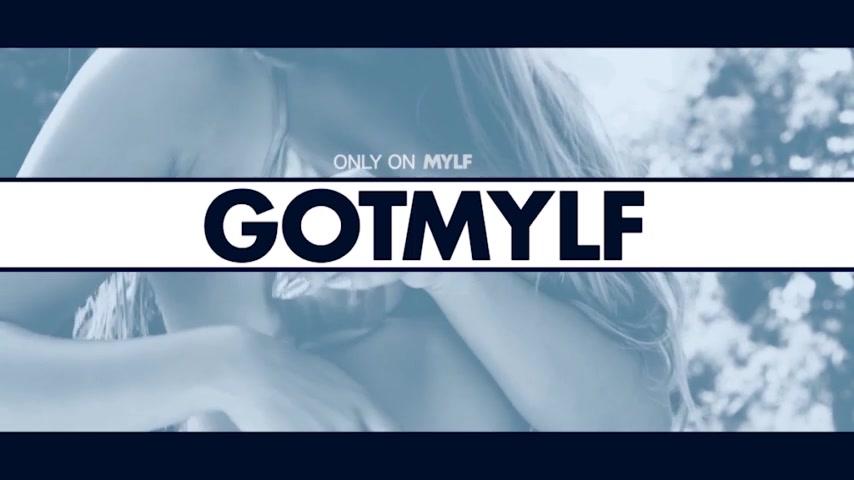 Lush Lips And Perfect MILF Hips - MYLF