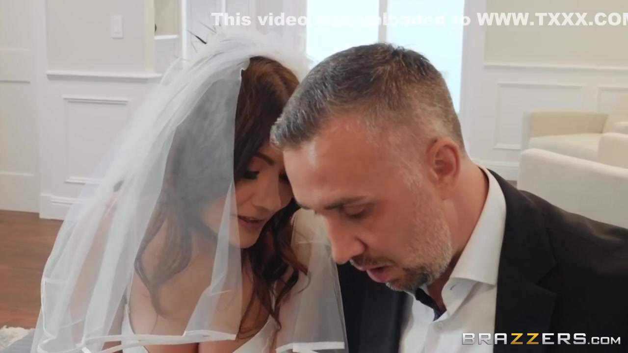 Keiran Lee And Adria Rae In Groom Secretly Fucks The Bride In Anal Hole On The Wedding Day
