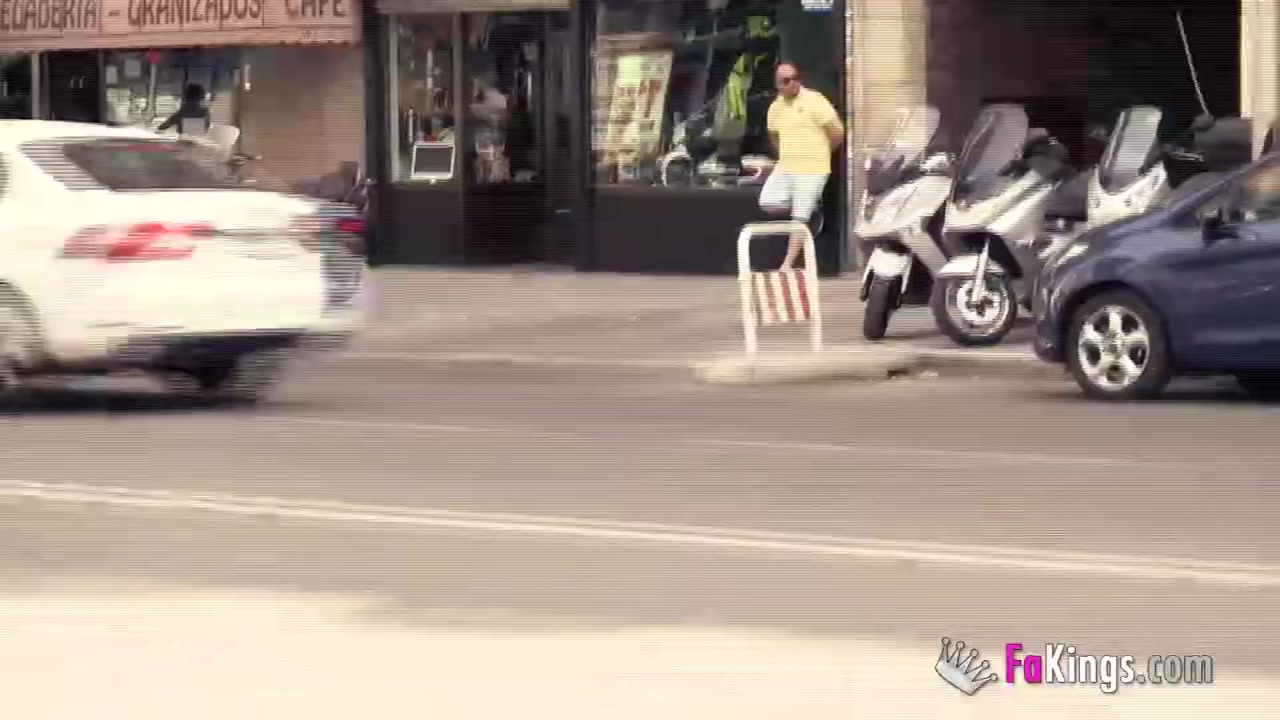 Police! Vivi fucked by a guy posing as a policeman