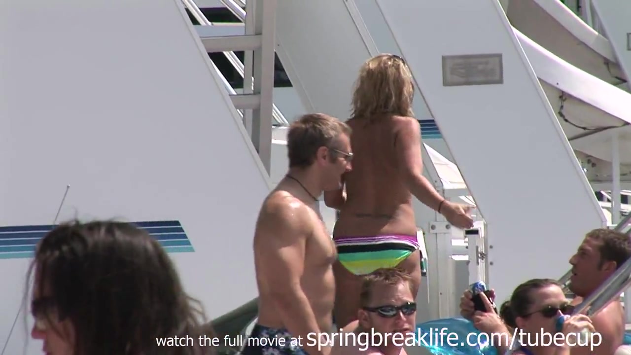 SpringBreakLife Video: Bi-Curious Chicks Playing Around