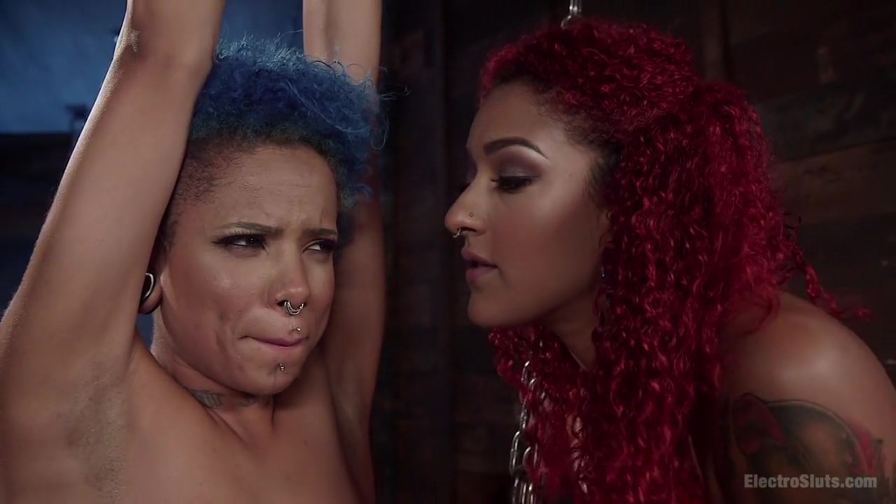 Real Life Electro Sex: Daisy Ducati vs. Jessica Creepshow