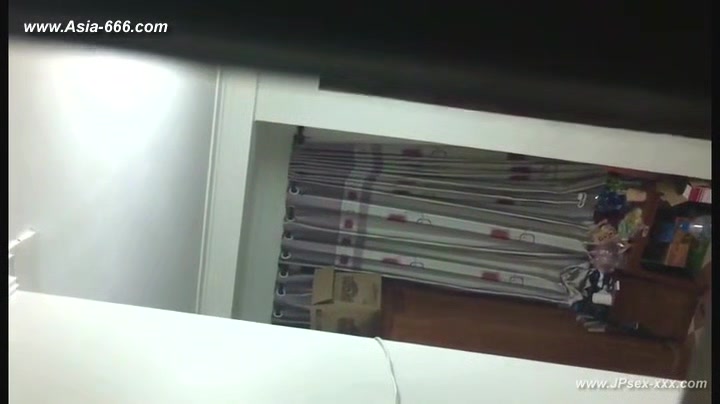 peeping chinese girls bathing.21_2