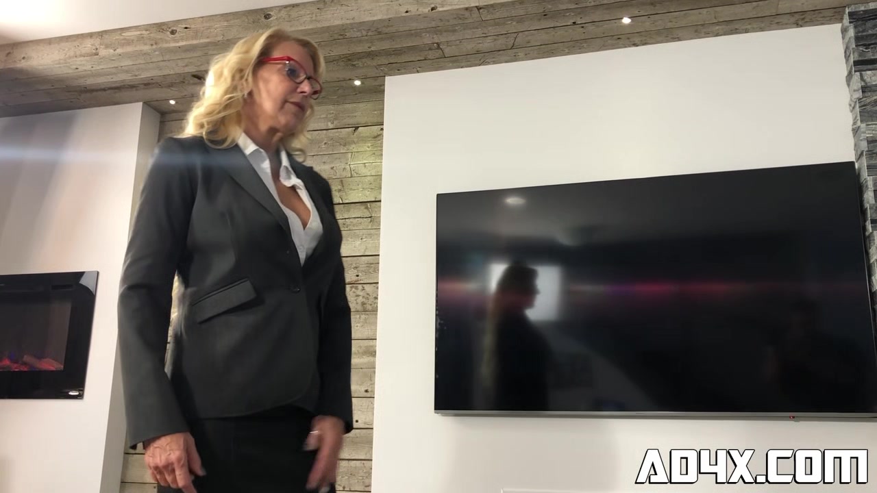 Perverted Milf - AD4X