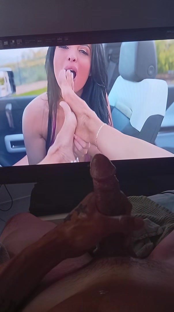 Pleasure my self to sexy toe sucking