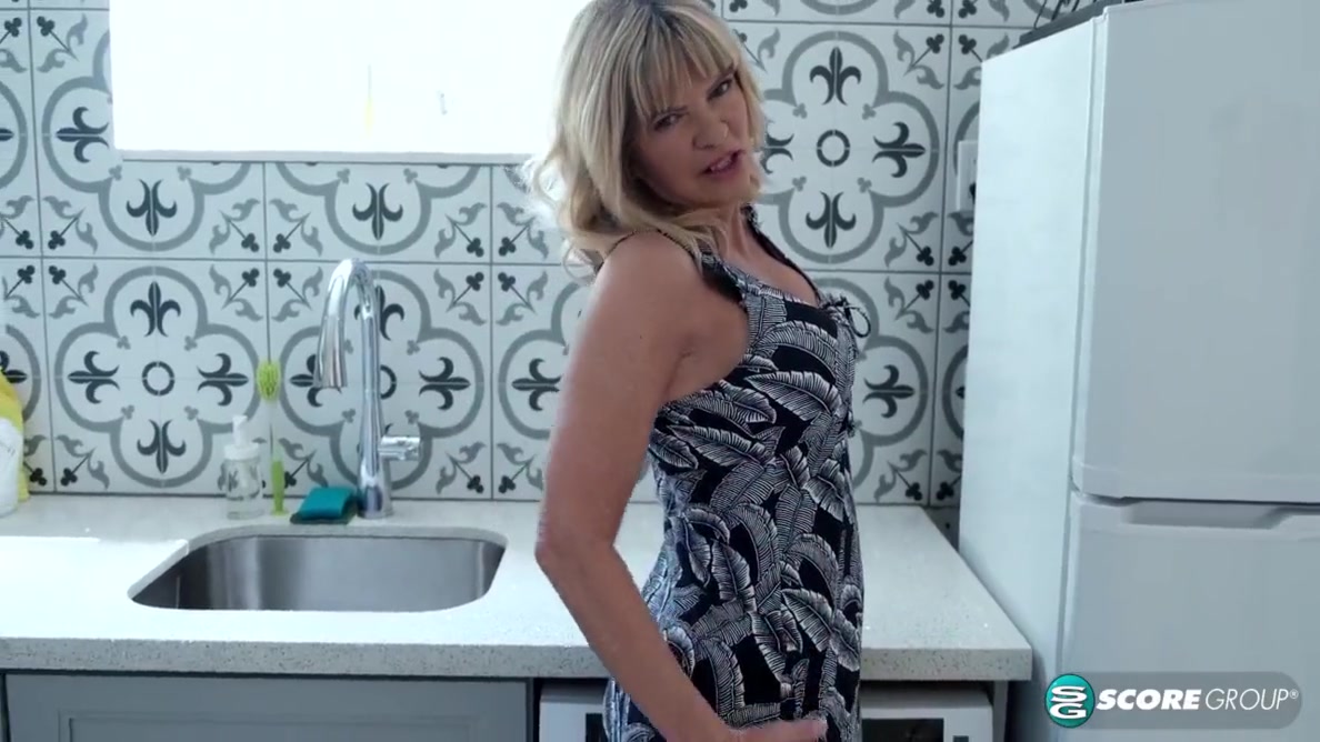 Elaras In The Kitchen