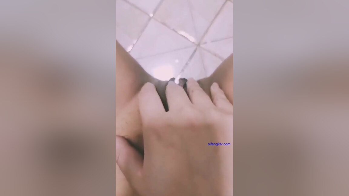 Chinese teen 18+ Solo Masturbation Video