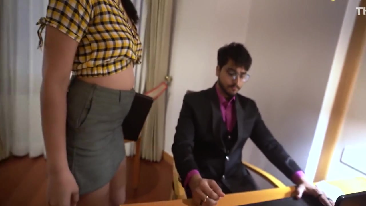 Hot Girl Seduced And Started Masturbating After Seeing Her Boss