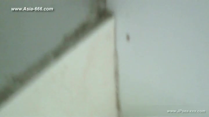 chinese girls go to toilet.57