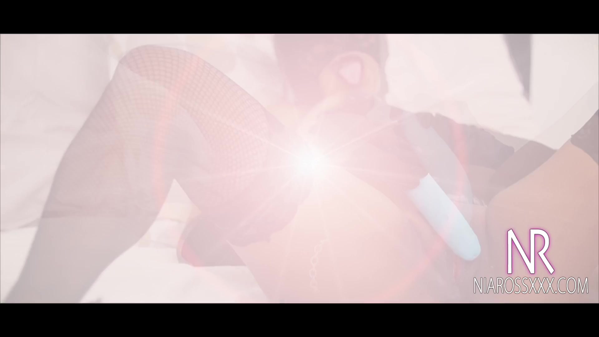 Solo Debut Jades Pleasure - Sex Movies Featuring Niarossxxx
