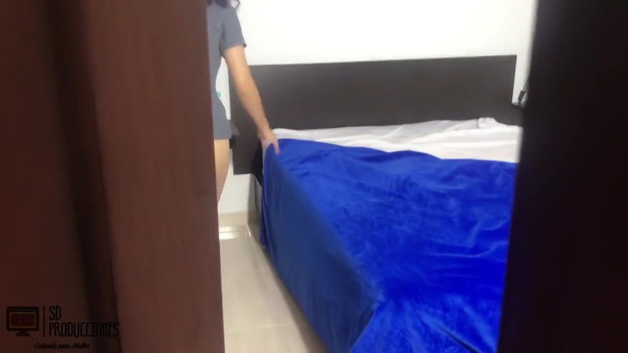 Entro A Casa Y Encuentro A Mi Hermanastra Bien Cachonda - Parte 1 - Porno En Espanol