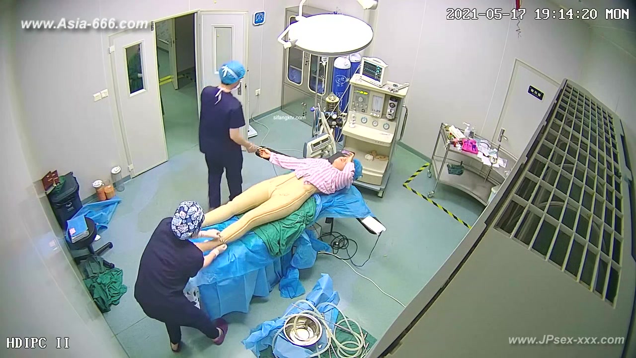 Peeping Hospital patient.7
