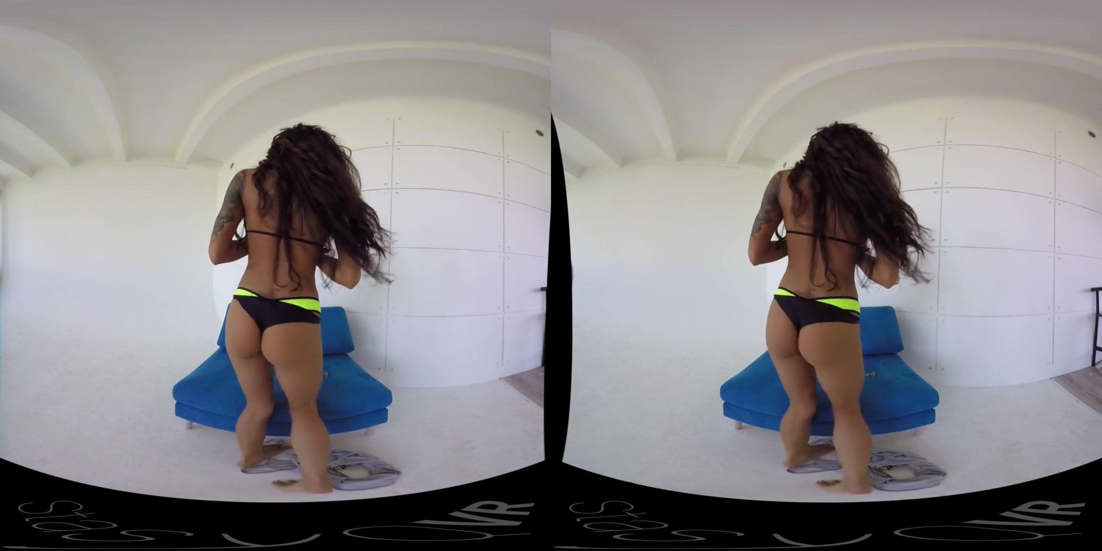 SunnyQ in Vacationing Hottie Ends Up Naked - StasyQVR