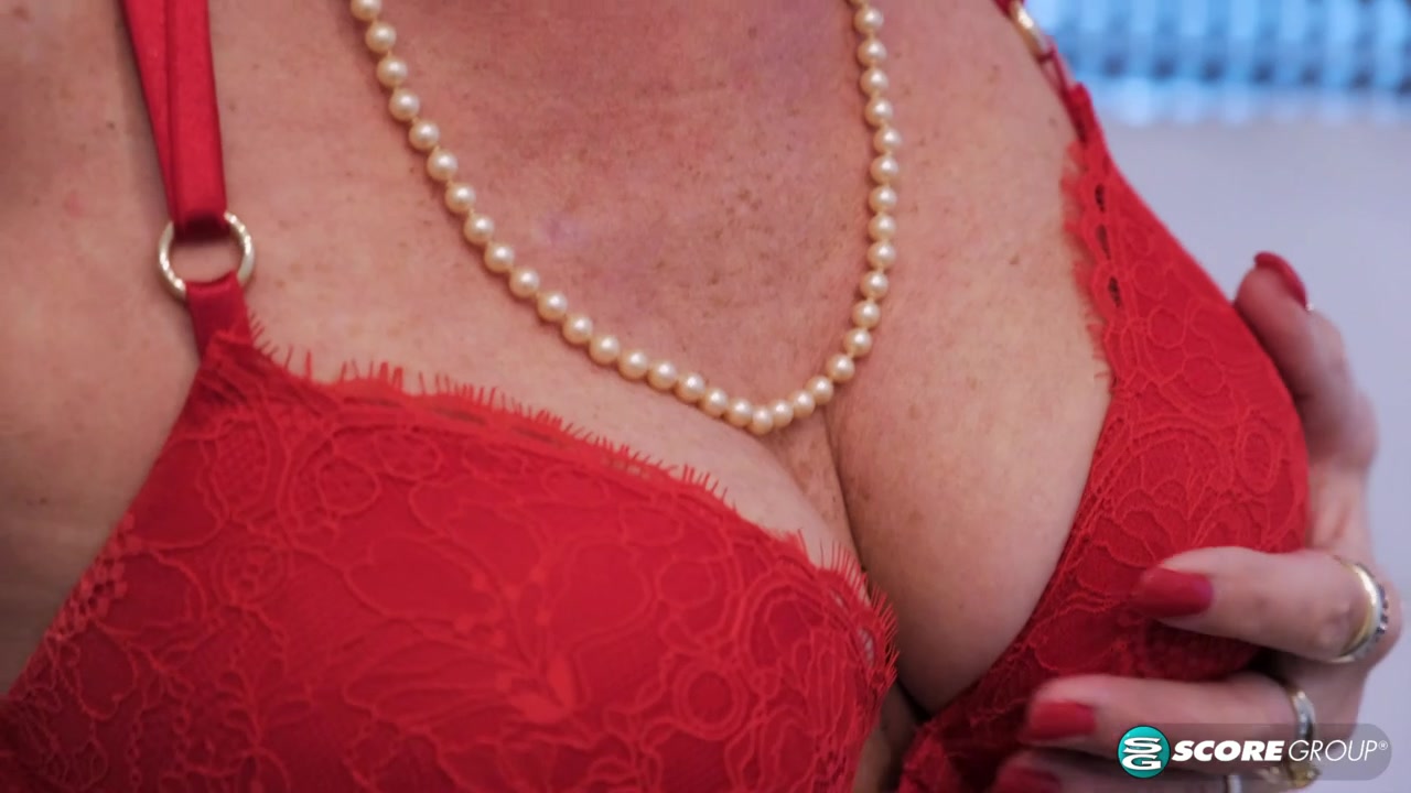 How a hot 55-year-old mom gets off