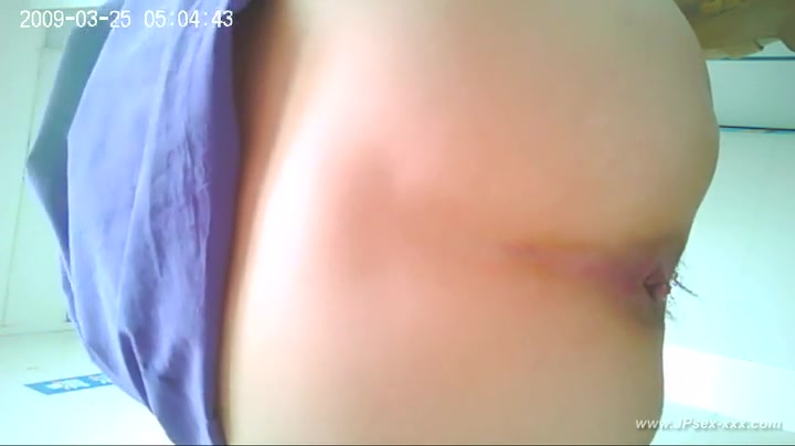 chinese girls go to toilet.10