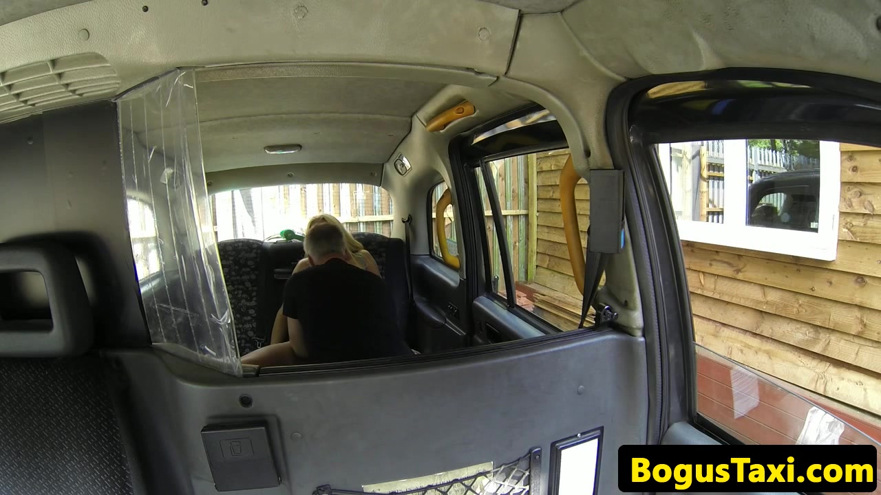 Bigtitted british amateur gasping on cabbie rod