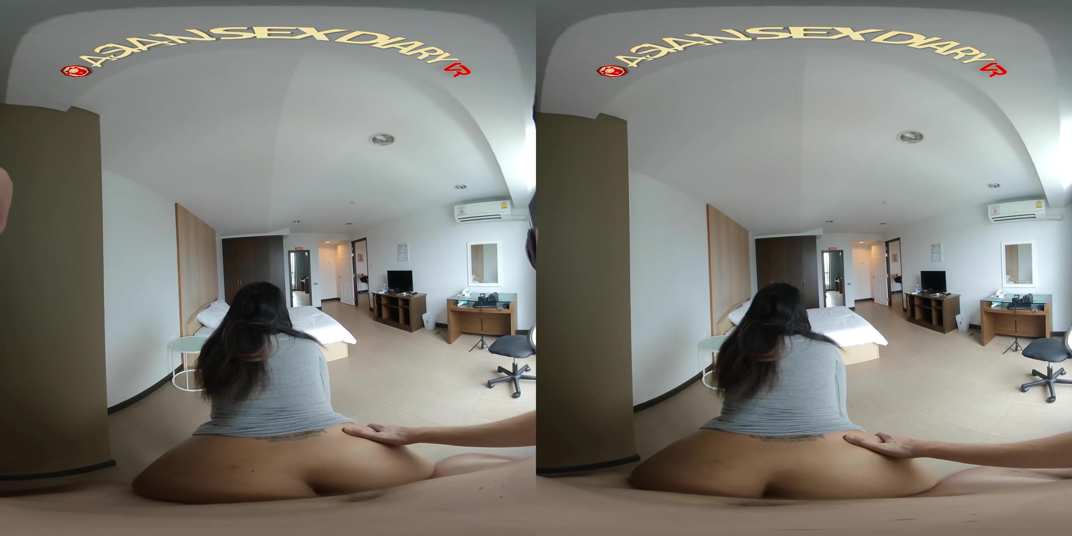 Meeting Thai MILF in Bangkok Mall - AsiansexdiaryVR