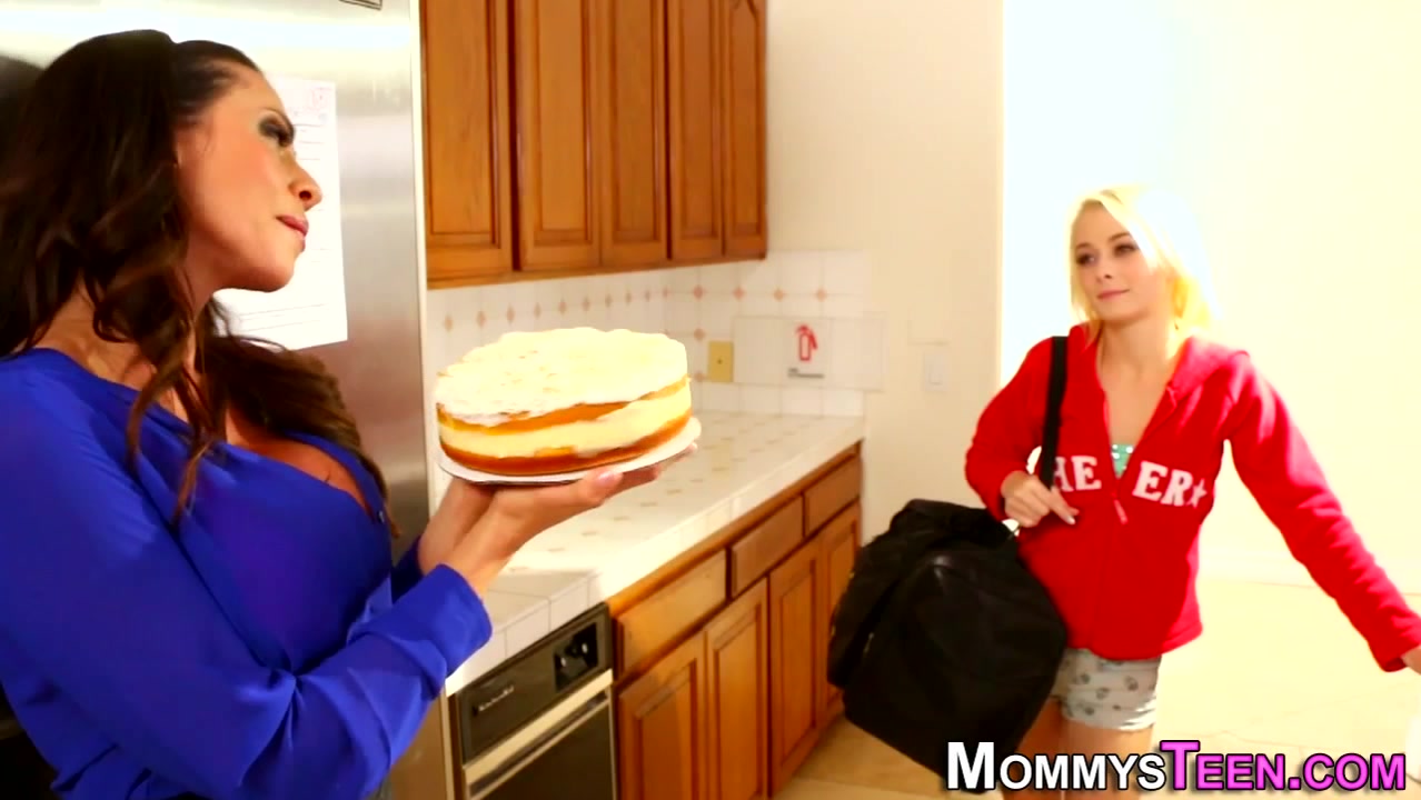 Taboo milf gets eaten out