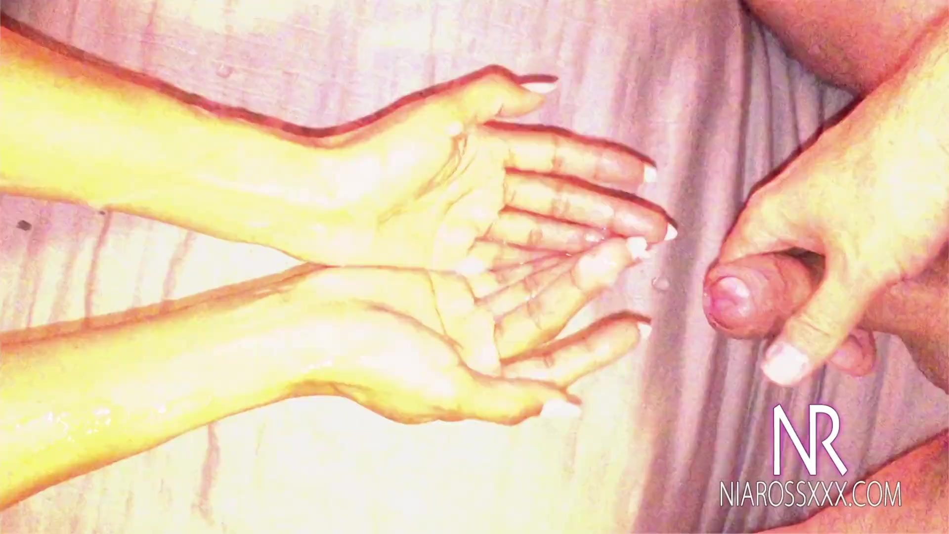 Cum Hand Lotion - Sex Movies Featuring Niarossxxx