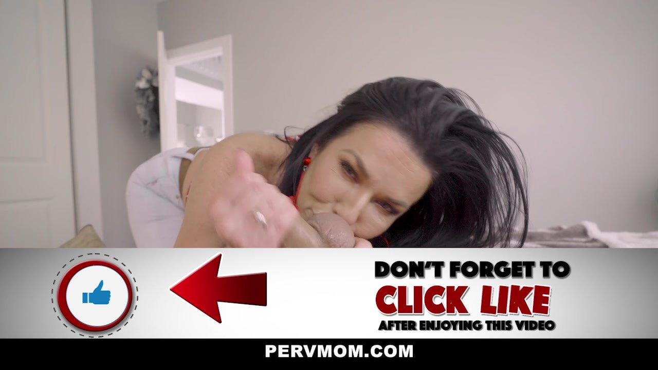 Veronica Avluv In Stepmom Sucks Better
