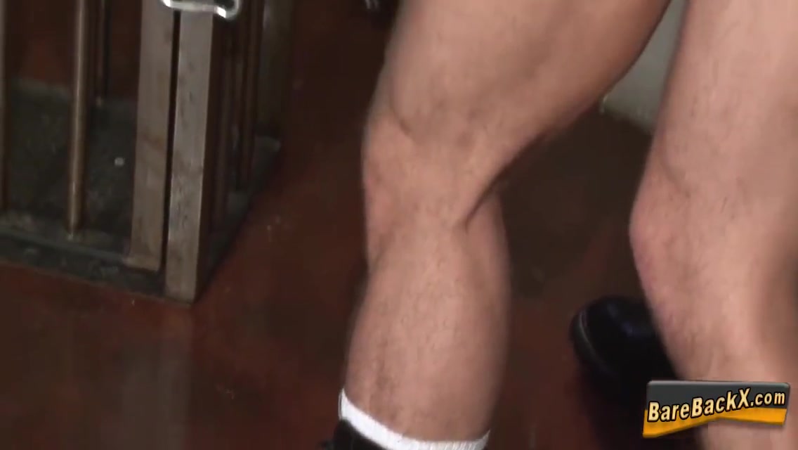 Raw Dawged Amateur Bear 10 Min