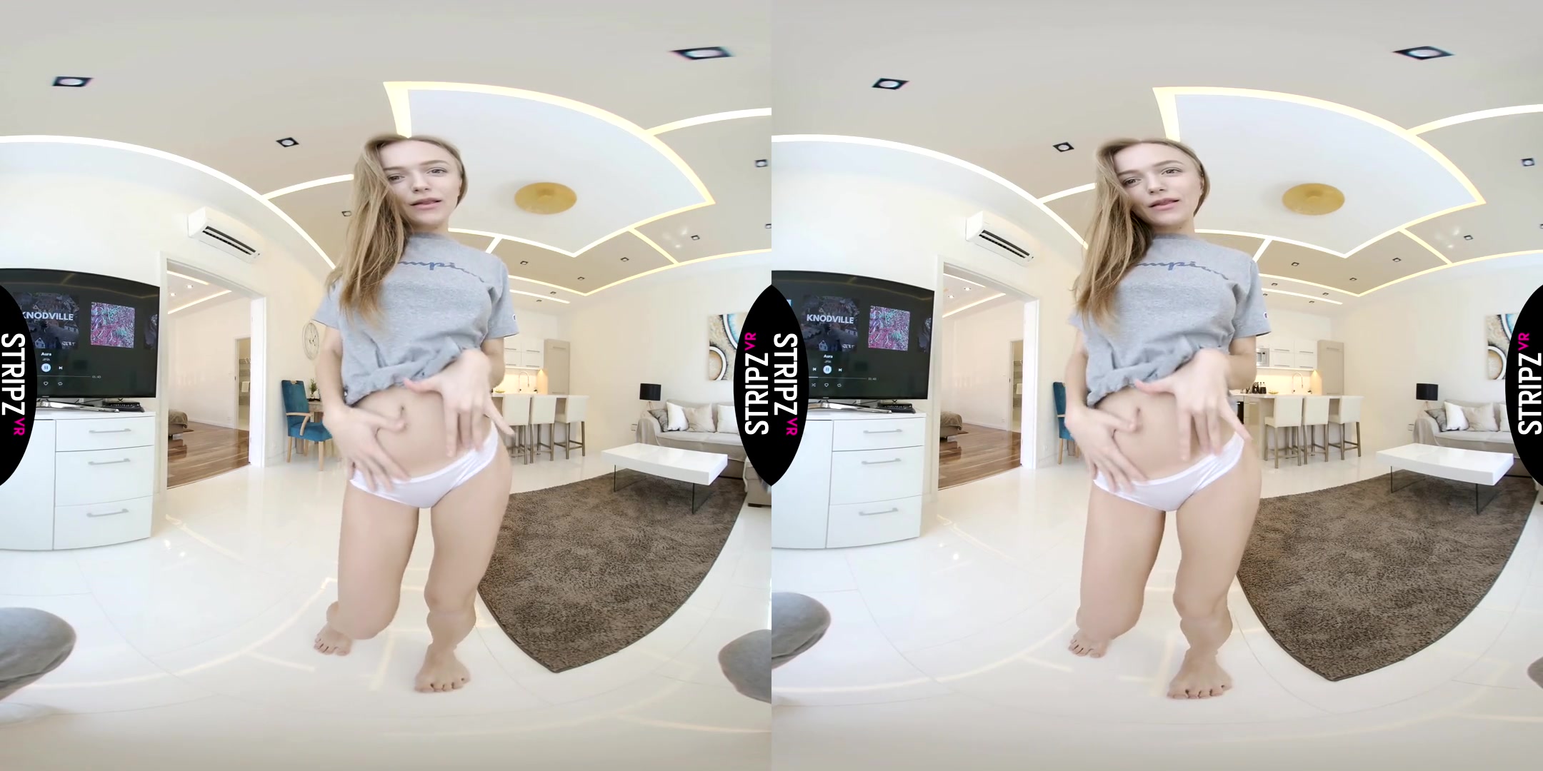 Vika in O.M.F.G - StripzVR