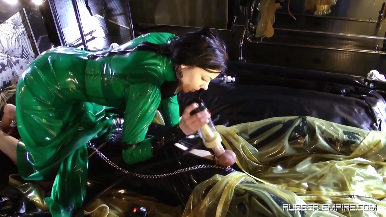 Lady Ashley - Milked By The Pump And Relocked Again