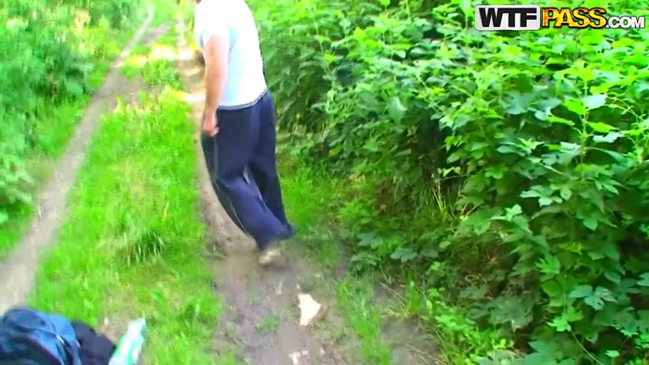 18 year old girl is giving a head outdoor
