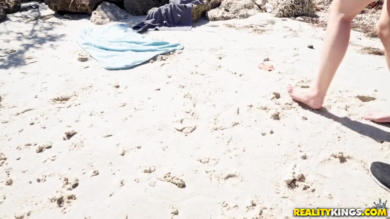 Jessie Wylde & Evelin Stone & Jmac in Private Island Pussy - RKPrime