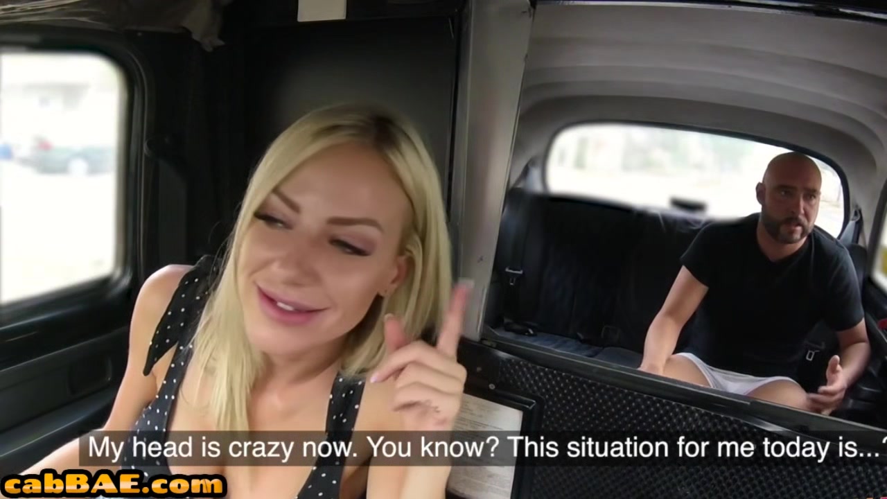 Bigtit cabbie publicly riding passenger on the backseat