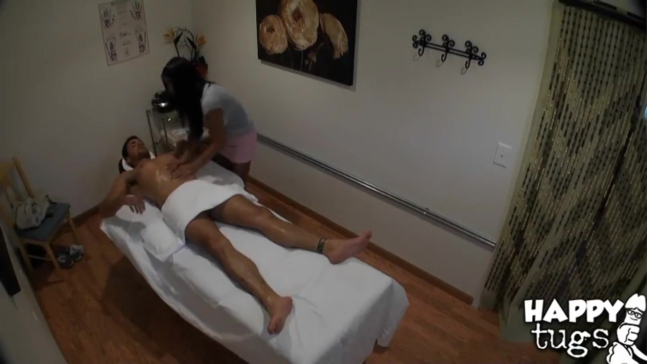 Allanah massages this guy and makes him a blowjob
