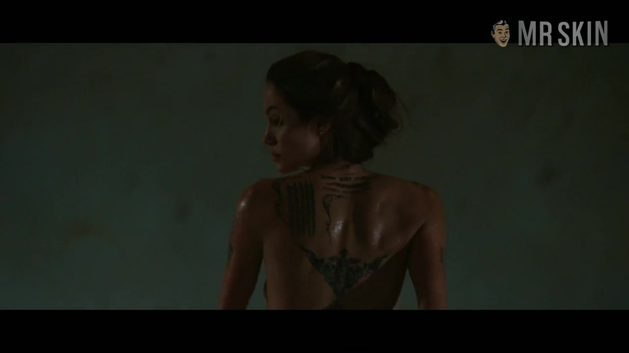 Best Of Angelina Jolie - Mr.Skin