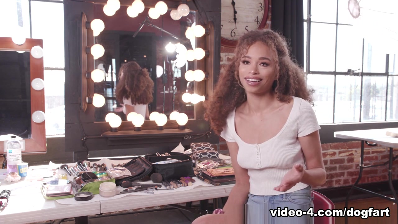Cecilia Lion BTS Video - DogfartBehindthescenes