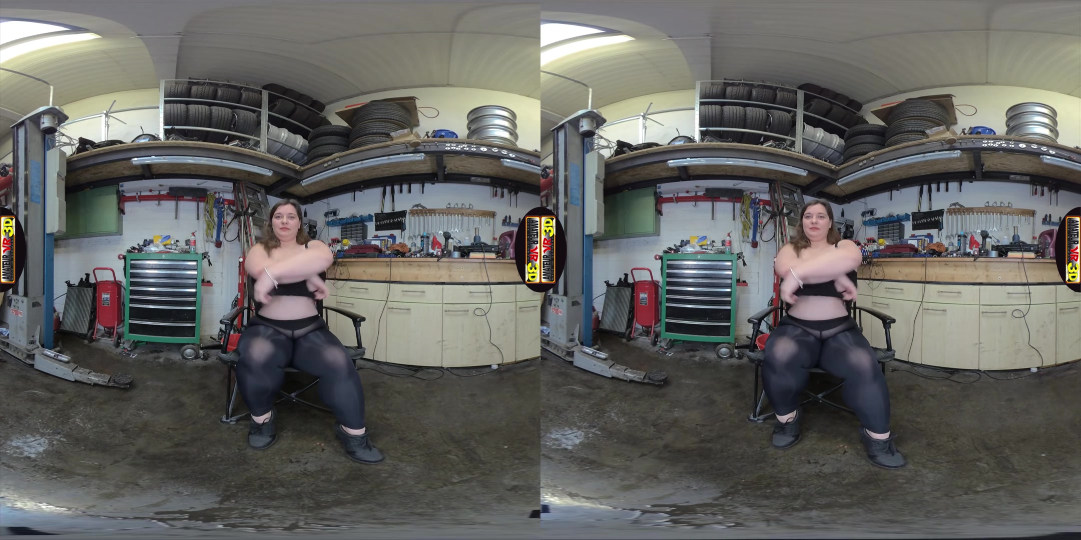 Paula - Wet Cunt in Her Garage - AmateurVR3D