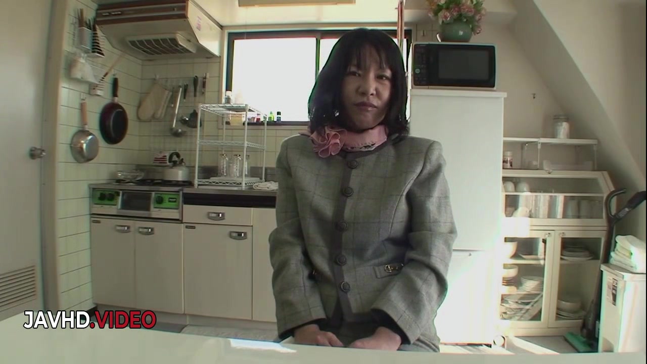 Passionate Japanese Woman Kiyoe Majima Vibrates Her Hairy Pussy Sensually