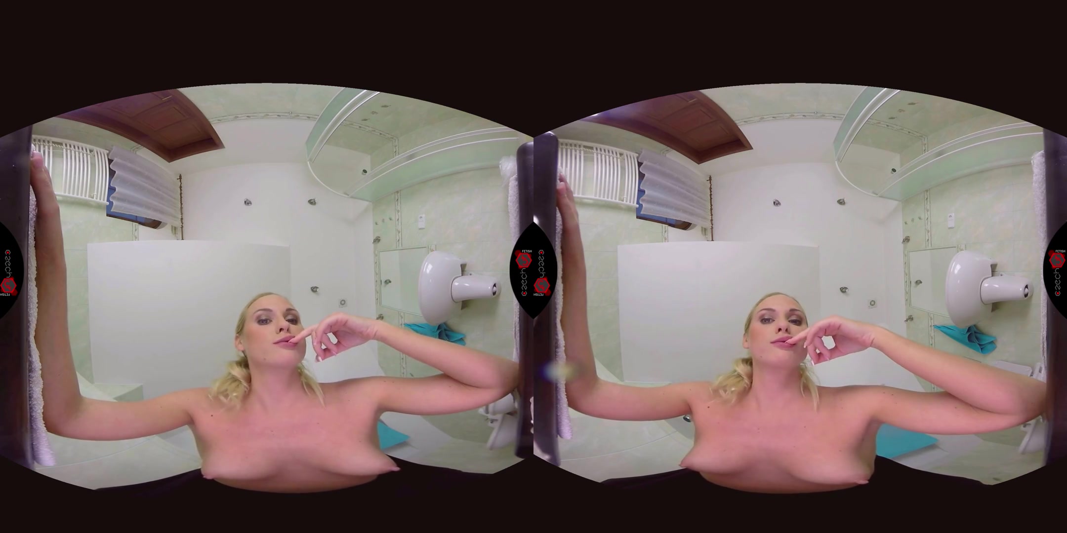 Vinna Reed in Let Vinna Pee On You! - CzechVRFetish