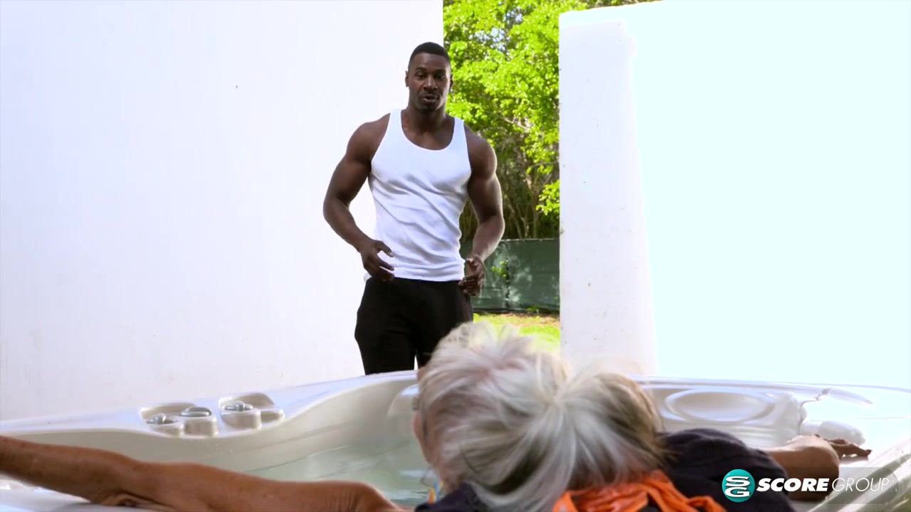 More big, black cock for super-stacked Sally - 60PlusMilfs