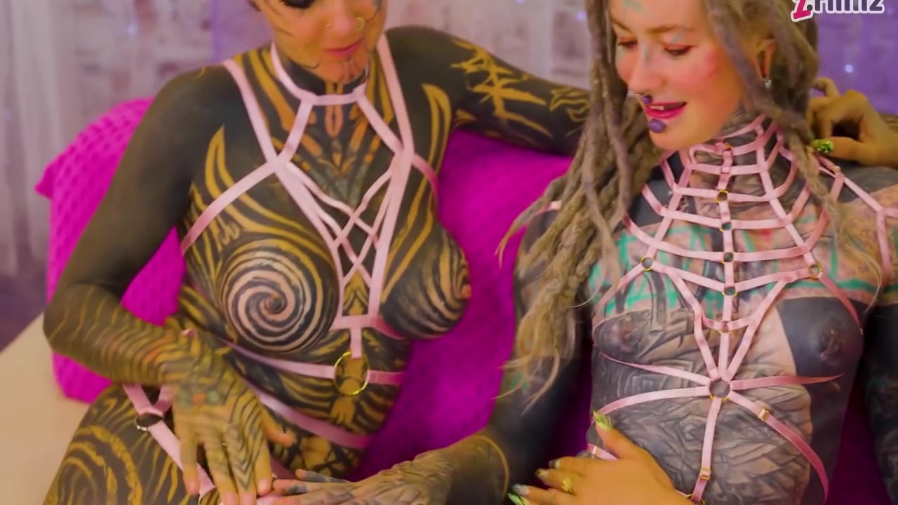 Trinity Eclectic, Edone Kaliyuga And Snake Dave In 3 Heavily Tattooed Girls, 2 Guys - Bbc & White Cock Orgy