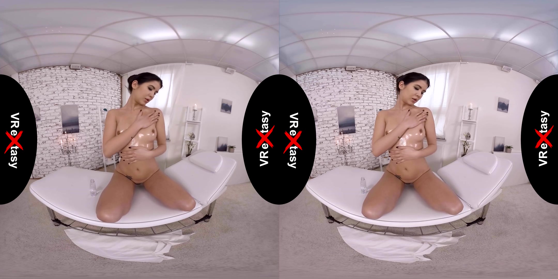 Lady Dee Solo - Stunning Babe Oiled Up Solo Masturbation