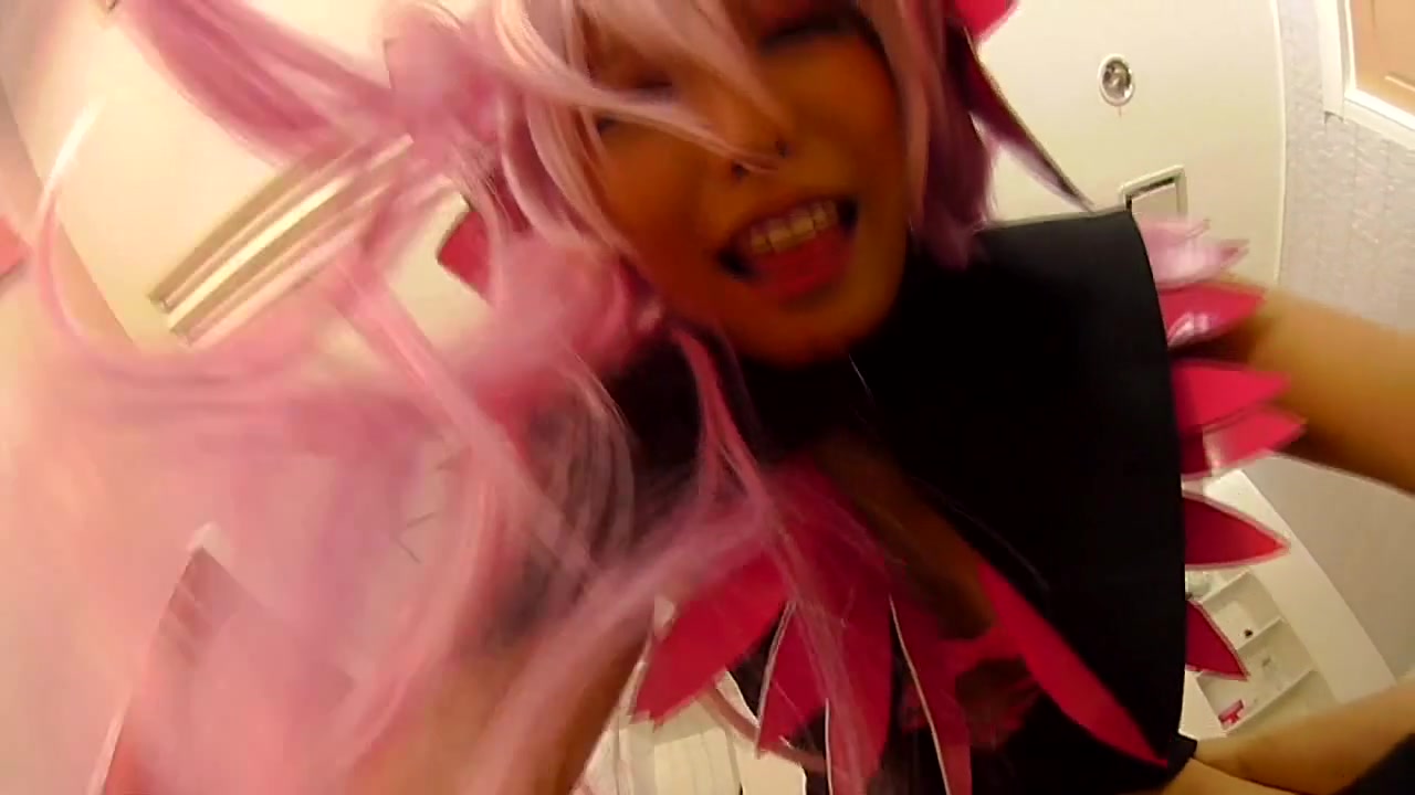 Chika Arimura in Freaky Girl Cosplay - CosplayInJapan