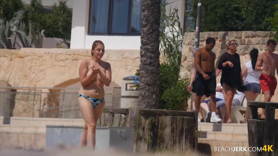 Showering On The Beach - BeachJerk