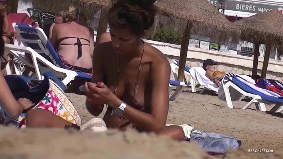 Brown nipples - BeachJerk