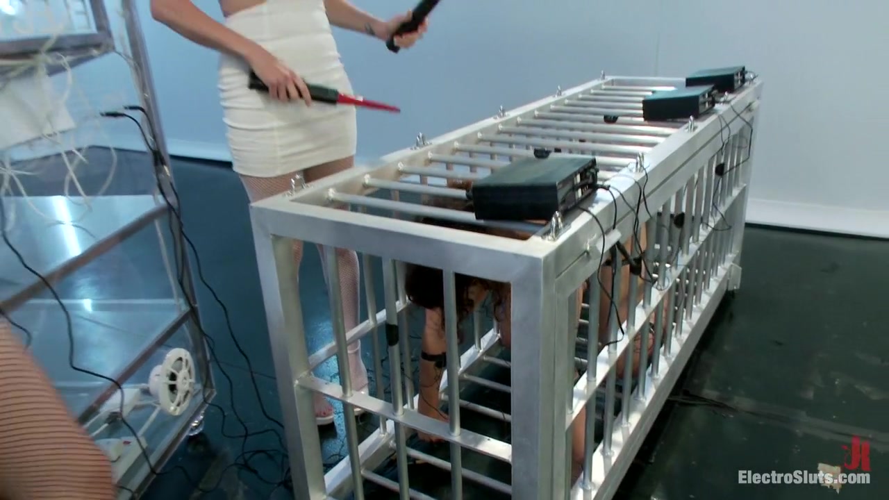 Audrey Hollander and Mz Berlin Get Worshipped, Electrosluts Style!